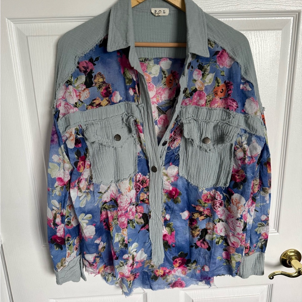 🌷 ‘POL’ Floral Shirt with Blue and Pink Accents